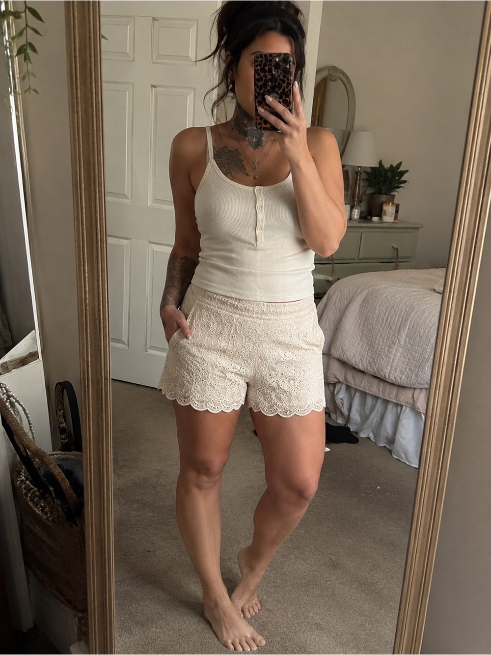 elevenses Cream Lace High-Waist Scalloped Hem Shorts